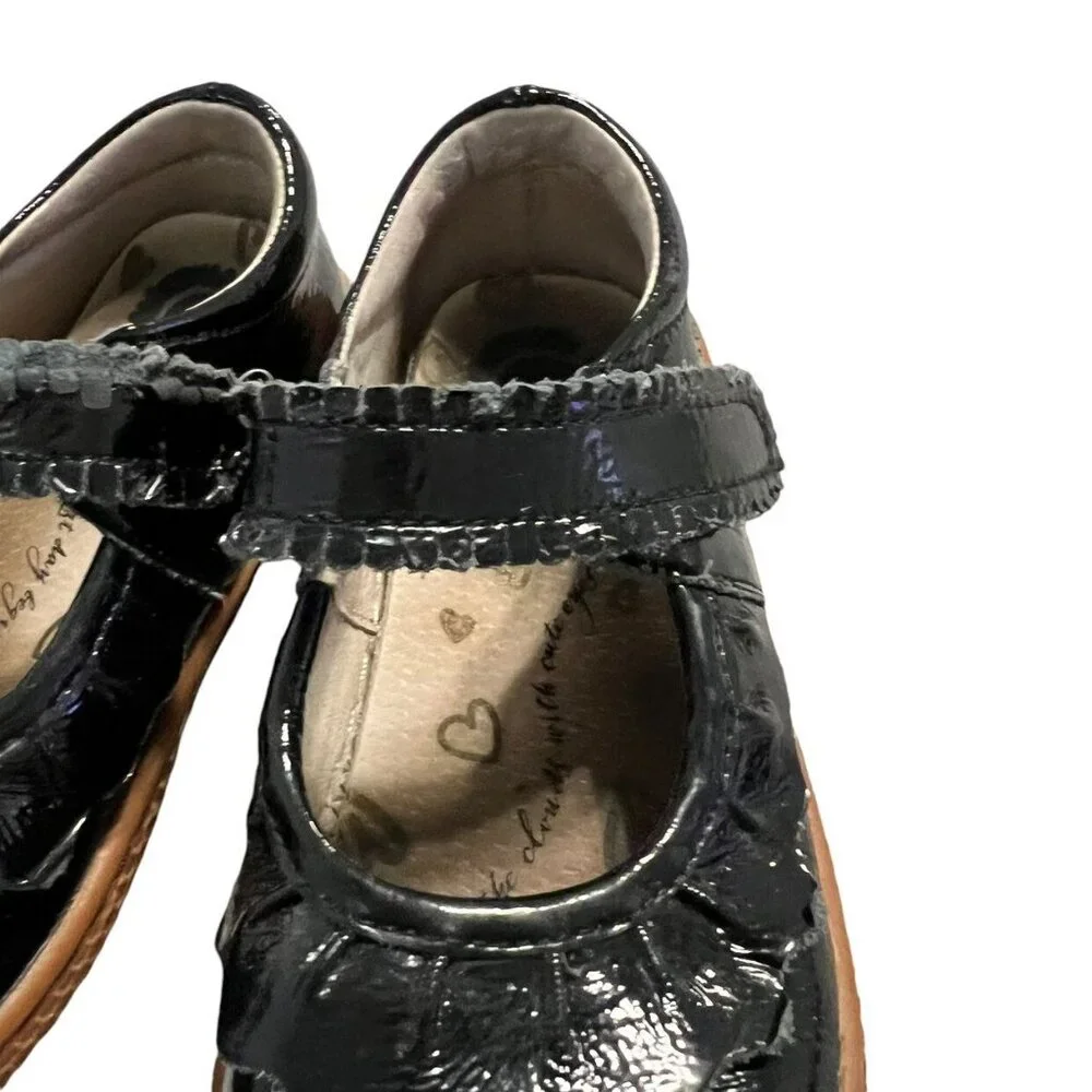 Livie & Luca Sz 9 Black Patent Leather Classic Ruche Mary Jane Shoes